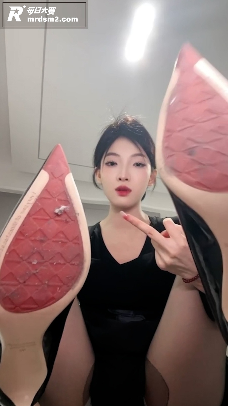 玩物直播高颜值御姐 相关图片1