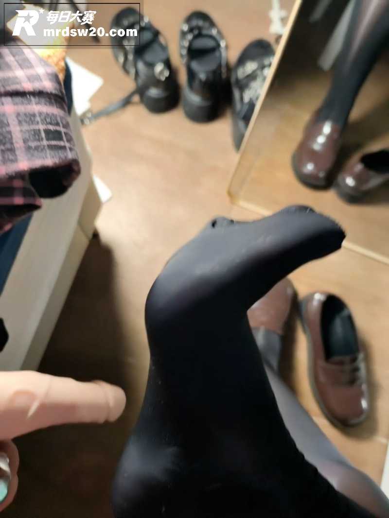 推特足控福利姬 挽风相关图片6